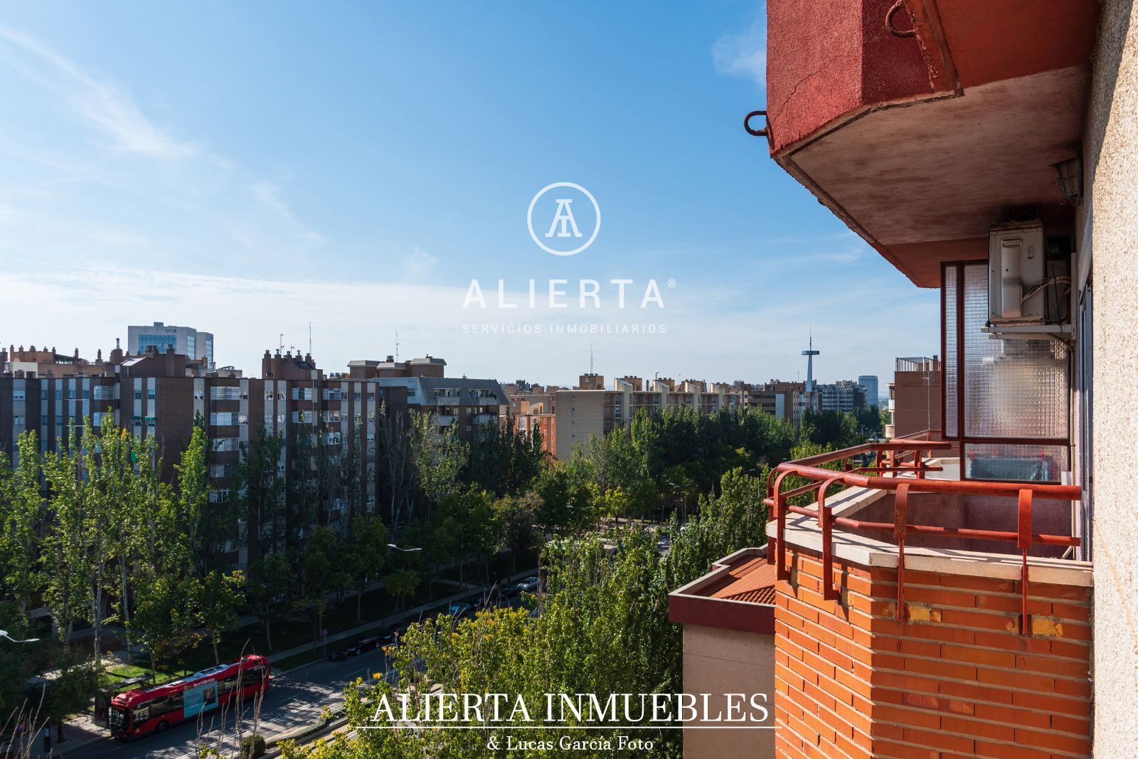 Exterior view of Attic for sale in  Zaragoza Capital  with Air Conditioner, Heating and Terrace