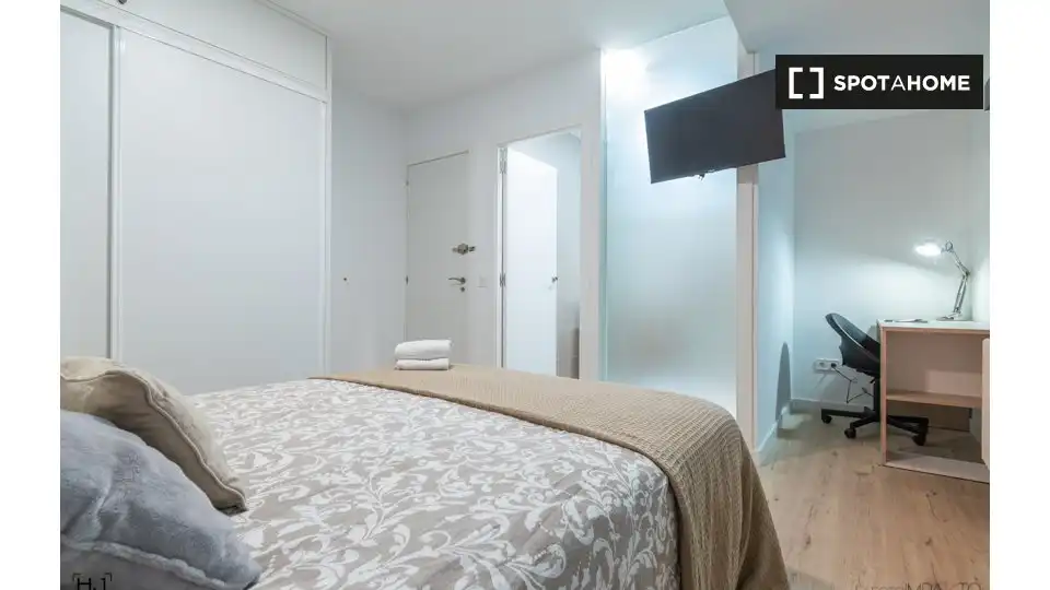 Bedroom of Flat for rent in Madrid  with Air Conditioner, Heating and Furnished