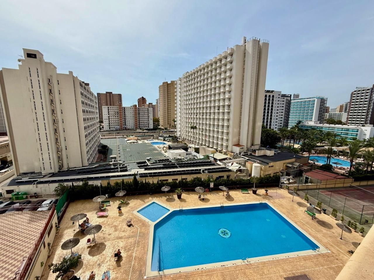 Swimming pool of Study to rent in Benidorm  with Terrace and Community pool