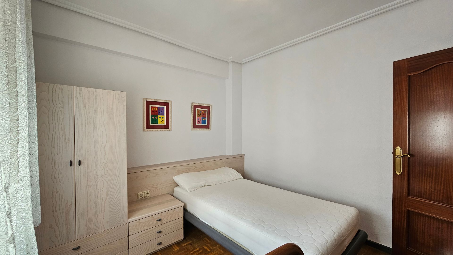 Dormitori de Pis en venda en Vitoria - Gasteiz amb Calefacció, Parquet i Terrassa
