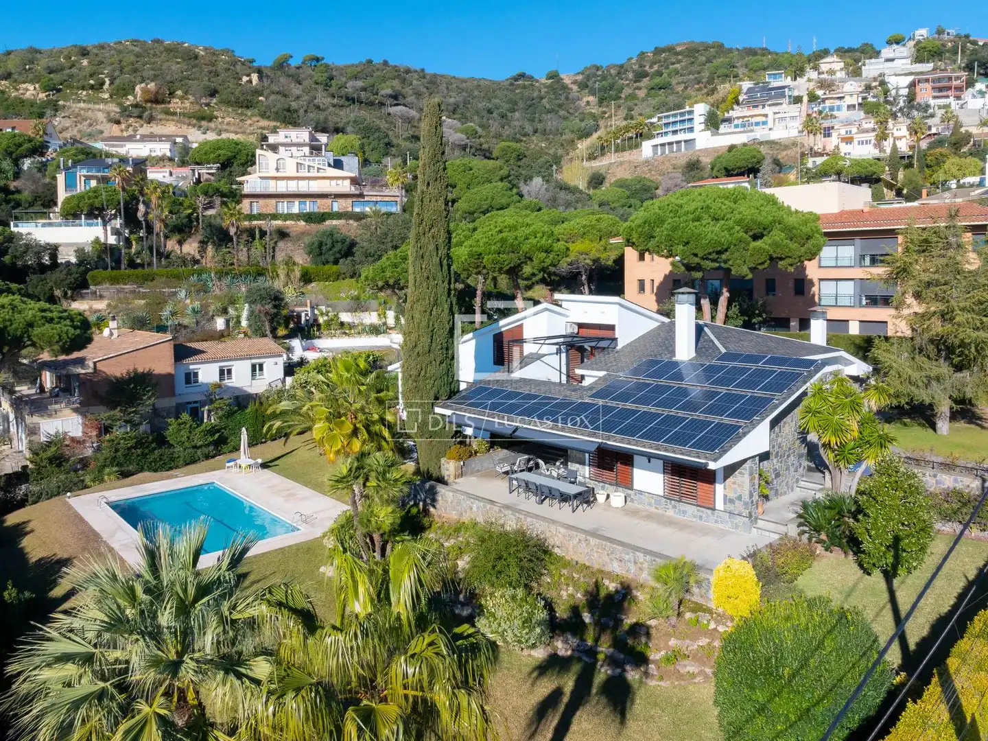 Vista exterior de Casa o xalet en venda en Badalona amb Aire condicionat, Calefacció i Jardí privat