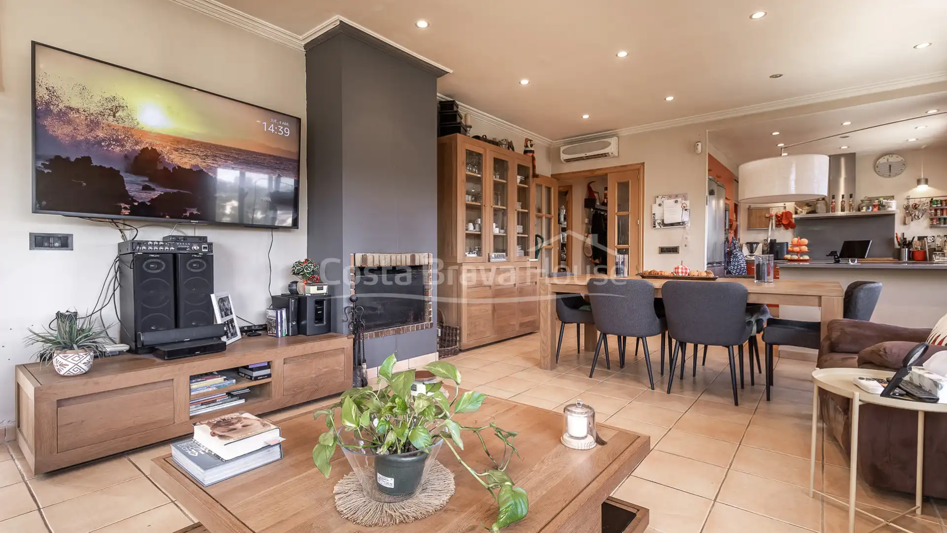 Casa con piscina en venta en Carrer de Joaquim Ruyra, imagen 14