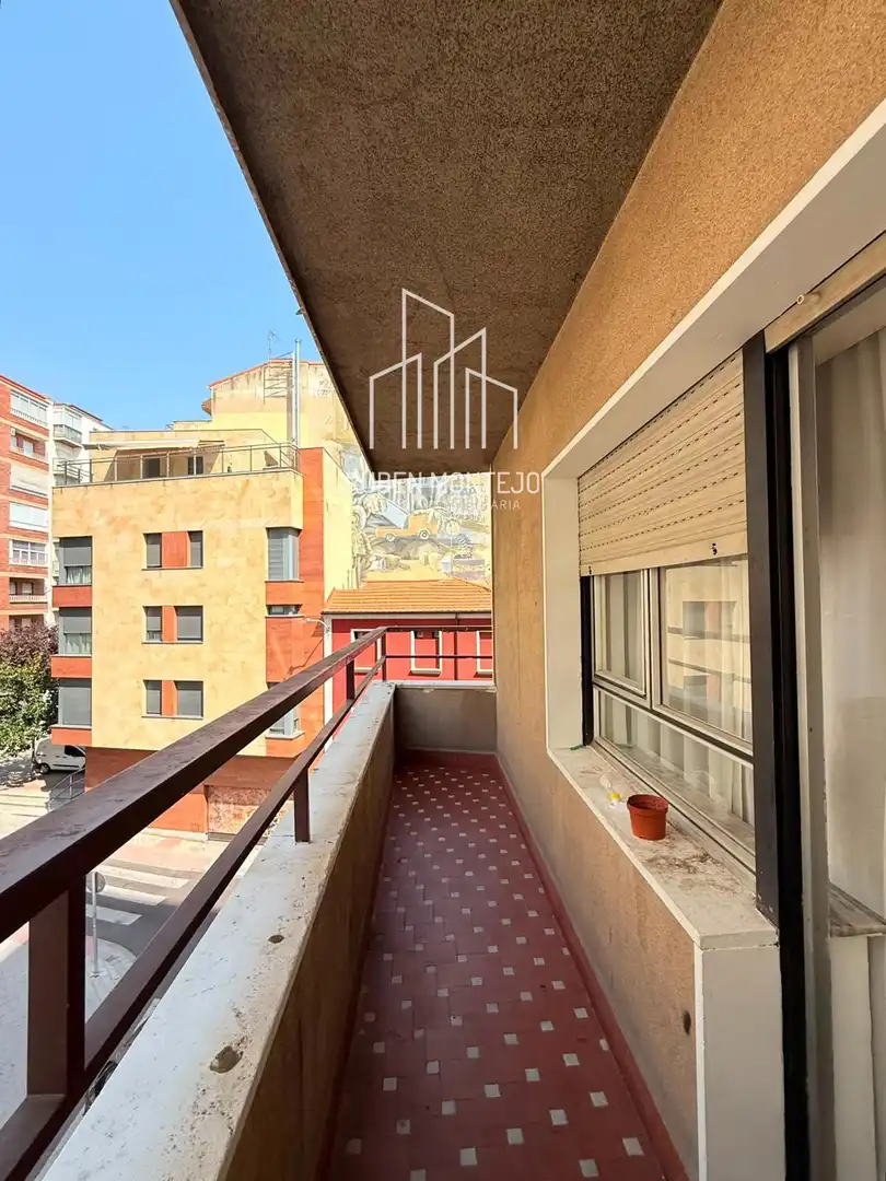 Außenansicht von Wohnung zur Miete in Salamanca mit Heizung, Terrasse und Möbliert