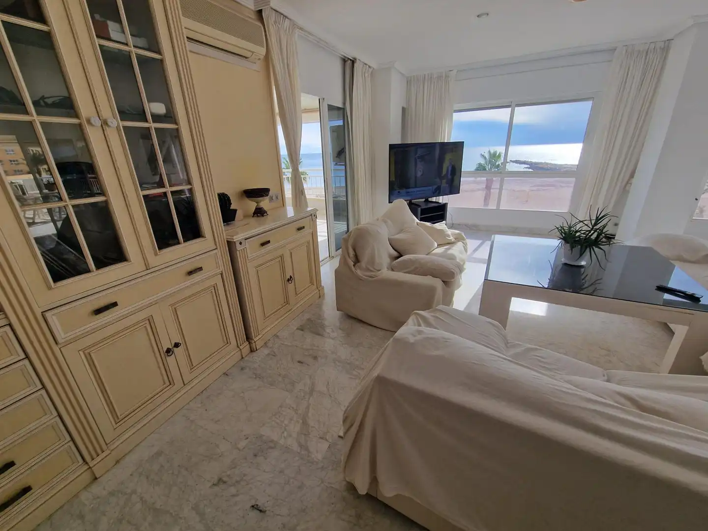Sala de estar de Piso de alquiler en Águilas con Balcón y Piscina comunitaria