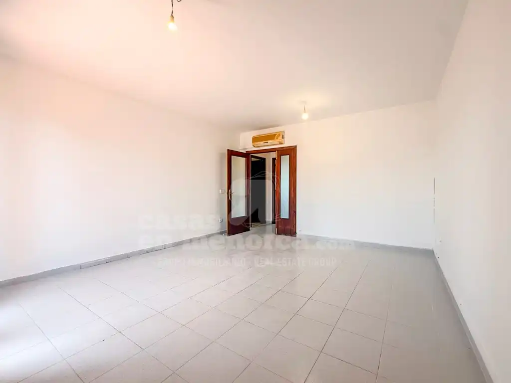 Außenansicht von Wohnung zum Verkauf in Es Castell mit Terrasse