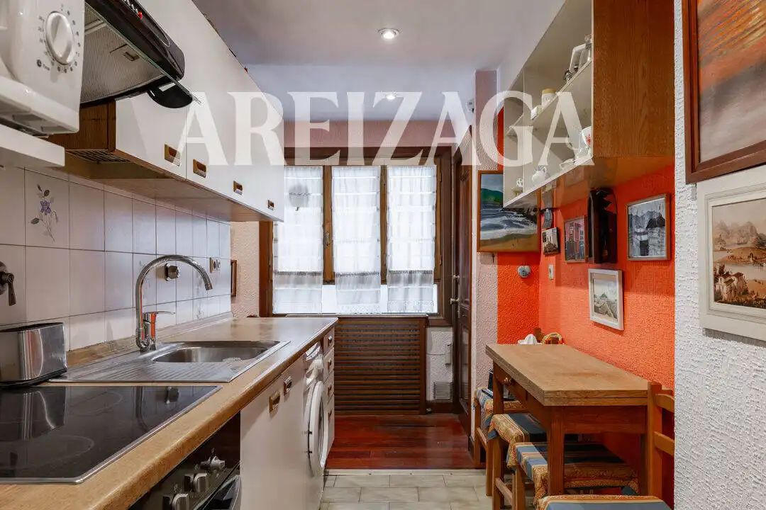 Cocina de Piso en venta en Donostia - San Sebastián  con Calefacción y Trastero