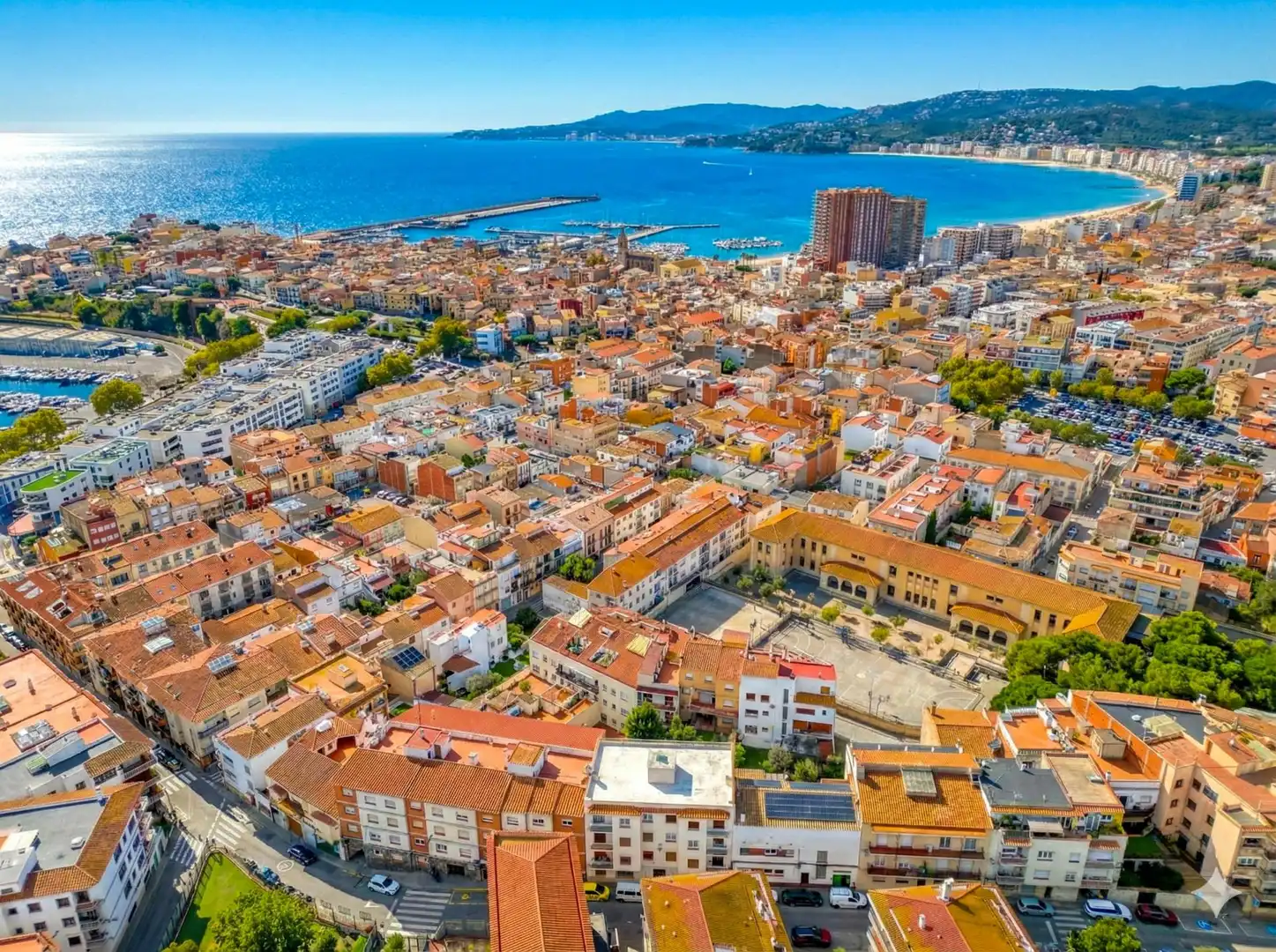 Vista exterior de Pis en venda en Palamós amb Calefacció, Moblat i Balcó