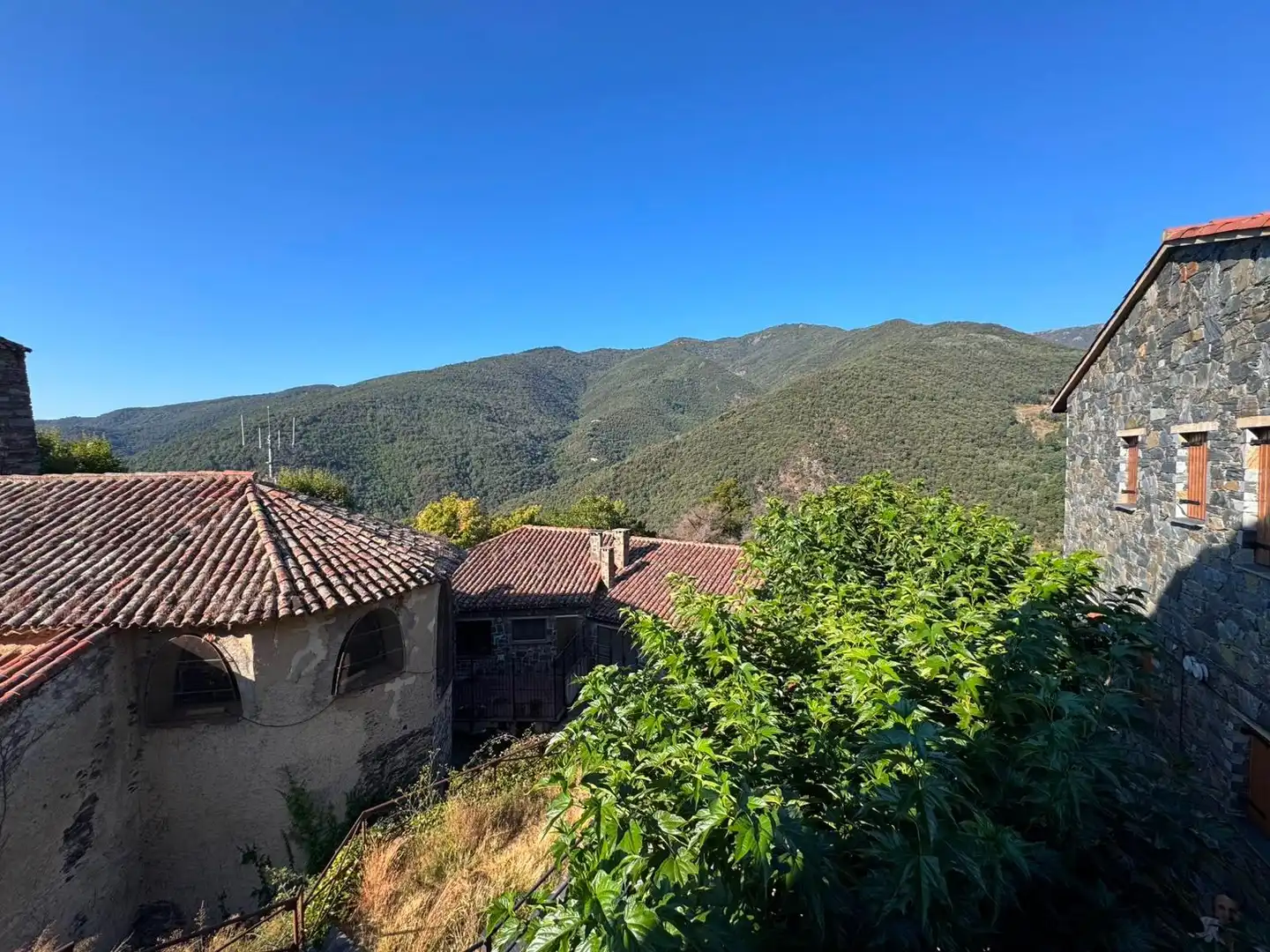 Vista exterior de Casa adosada en venta en Montseny con Calefacción, Terraza y Balcón