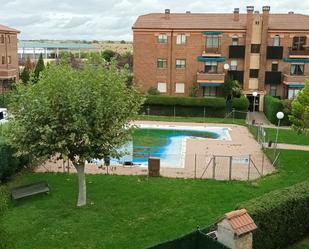 Piscina de Pis en venda en San Cristóbal de Segovia amb Calefacció, Parquet i Terrassa