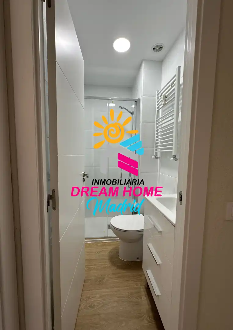 Habitación de Piso en venta en  Madrid Capital con Terraza y Amueblado