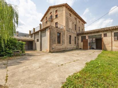 Vista exterior de Finca rústica en venda en La Vall d'en Bas amb Calefacció, Terrassa i Traster