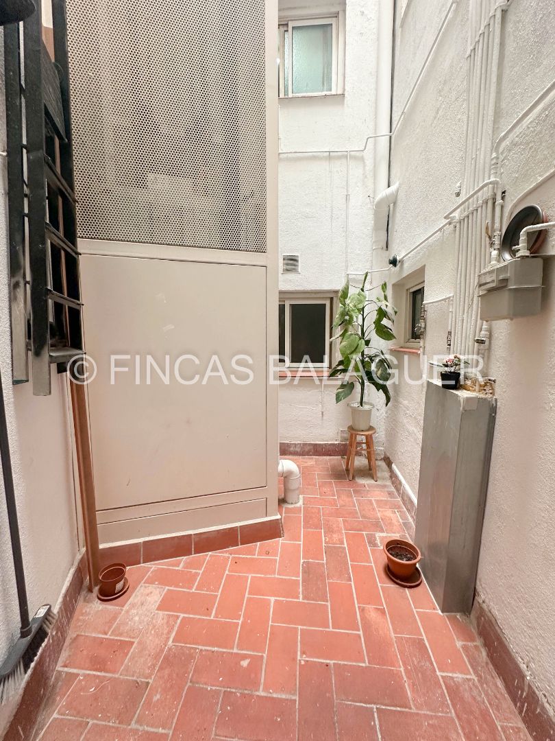 Flat for sale in  Barcelona Capital  with Parquet flooring, Furnished and Oven