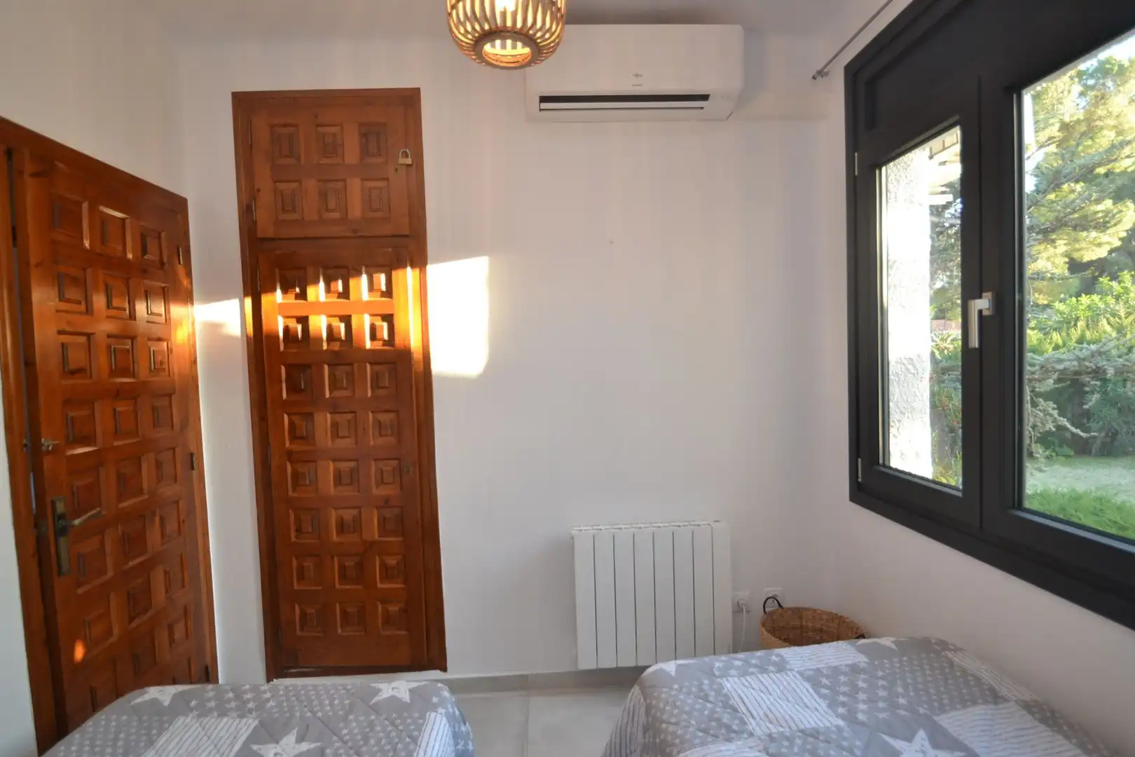 Dormitori de Casa o xalet en venda en Mont-roig del Camp amb Aire condicionat, Calefacció i Jardí privat