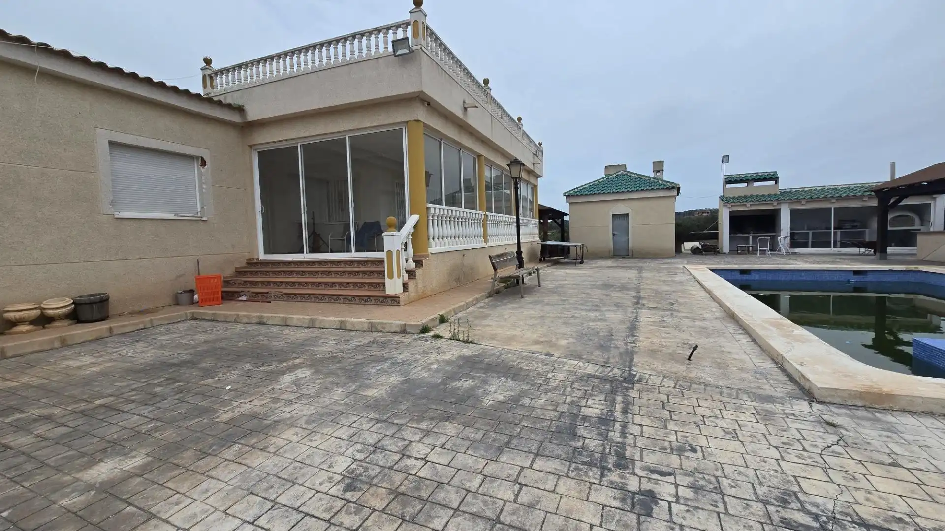 Vista exterior de Casa o xalet en venda en Elche / Elx amb Aire condicionat, Terrassa i Traster