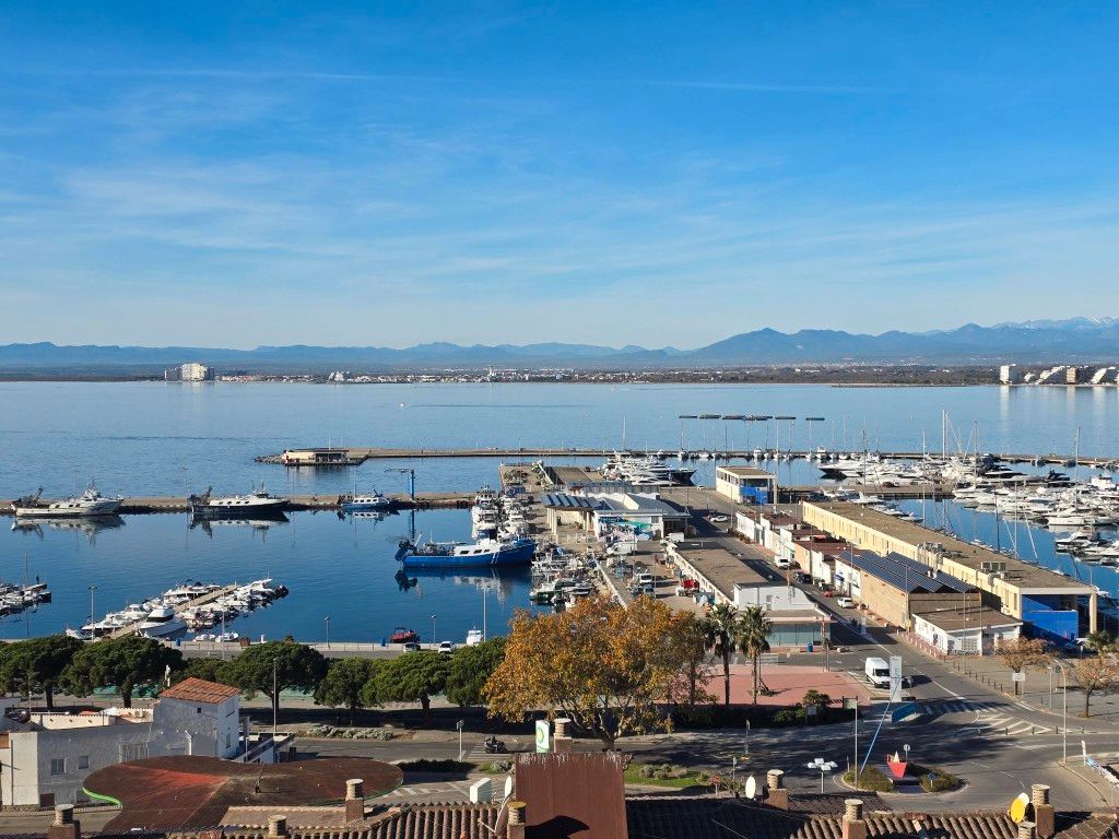 Apartamento en venta en Carrer Francesc Alegre, Almadrava - Canyelles - Puig-Rom