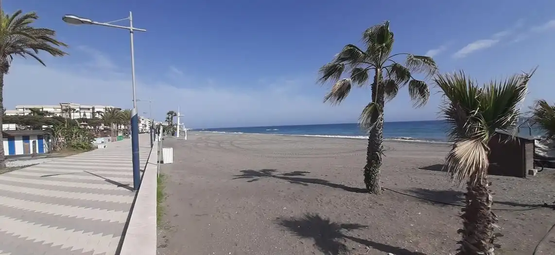 Außenansicht von Wohnungen zur Miete in Torrox mit Klimaanlage, Heizung und Terrasse