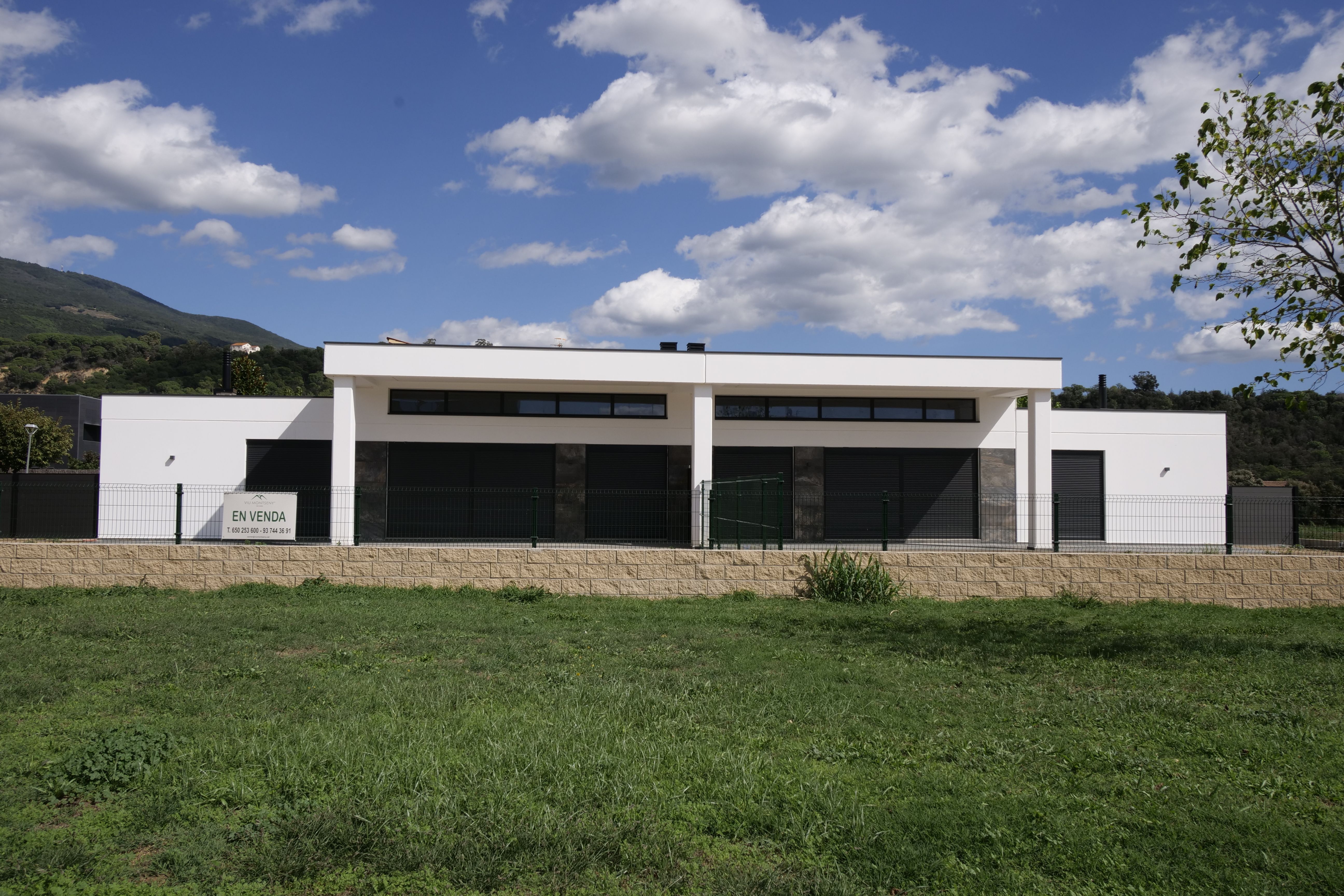 Vista exterior de Casa adosada en venda en Sant Esteve de Palautordera amb Aire condicionat, Calefacció i Jardí privat