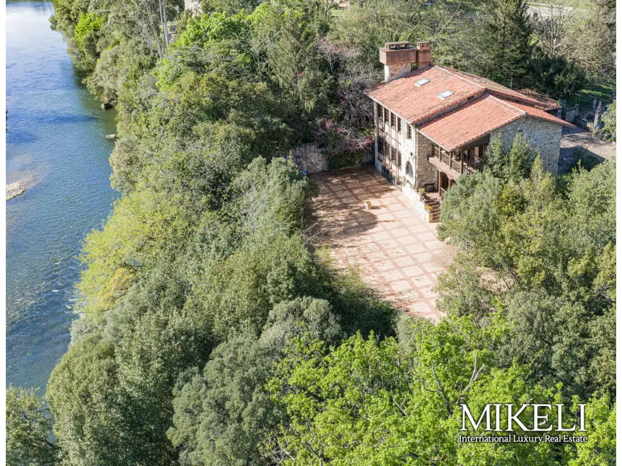 Vista exterior de Casa o xalet en venda en Piélagos amb Calefacció, Jardí privat i Terrassa