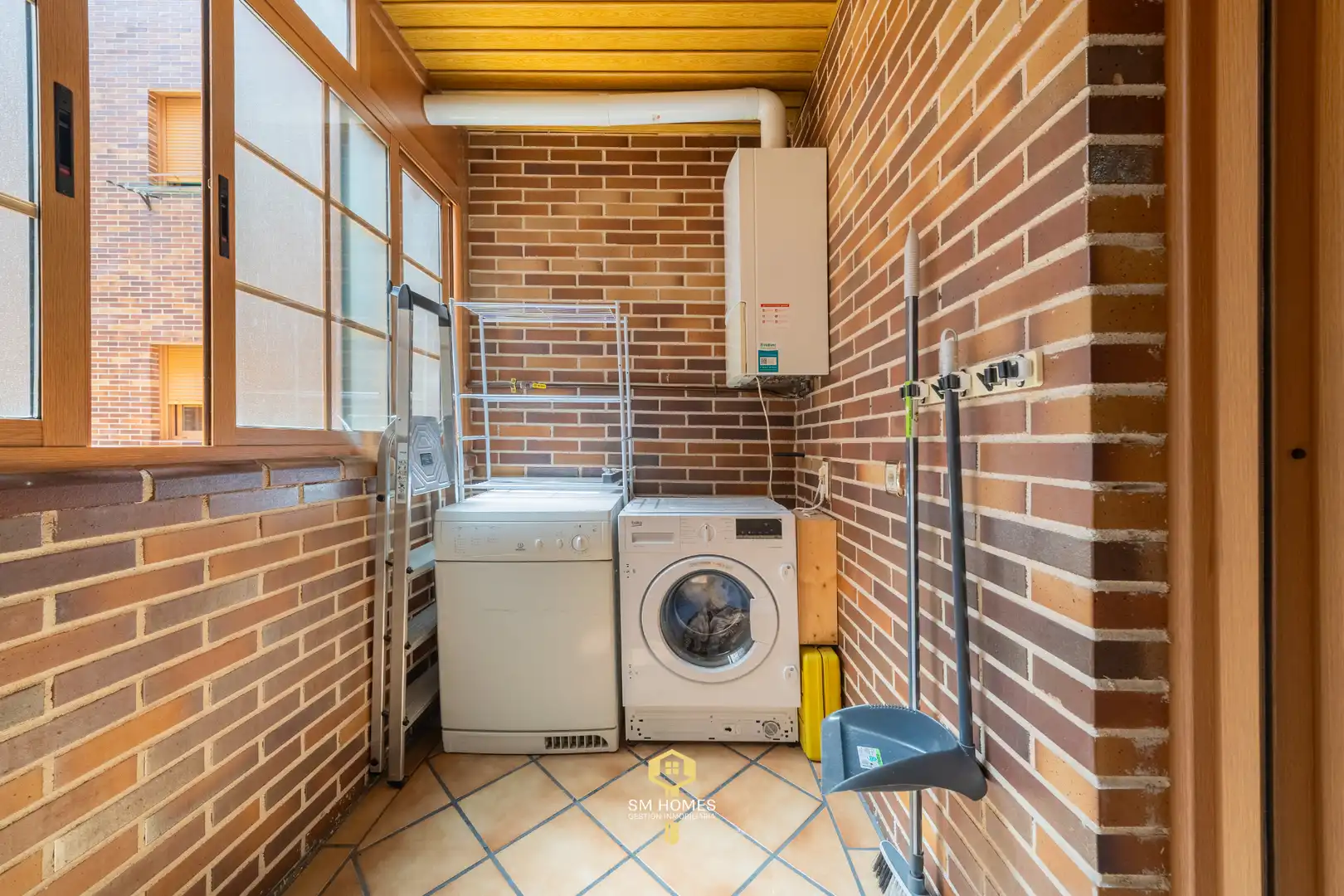 Terrasse von Wohnung zum Verkauf in Coslada mit Klimaanlage, Abstellraum und Ofen