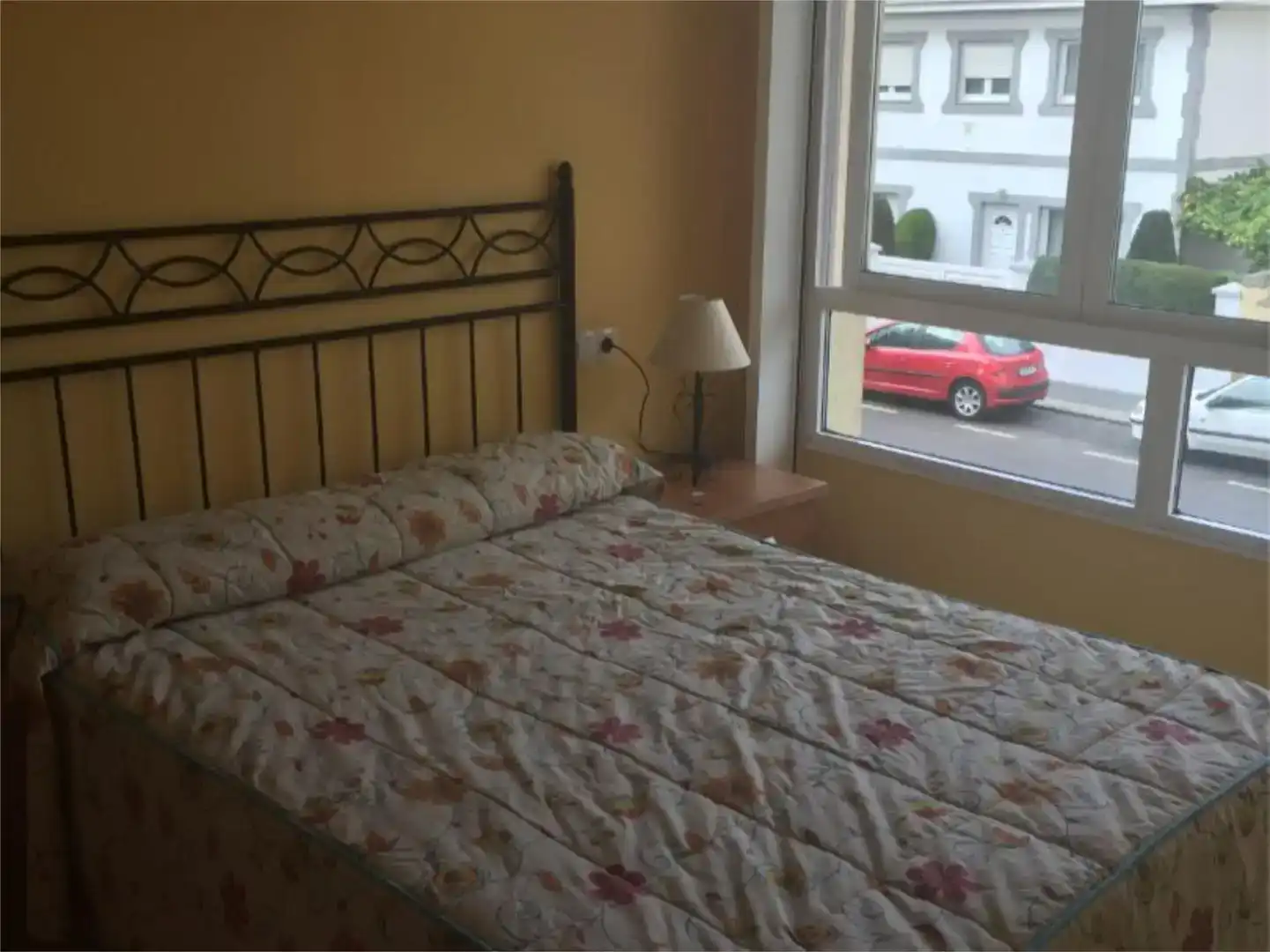 Dormitori de Apartament de lloguer en Viveiro amb Moblat
