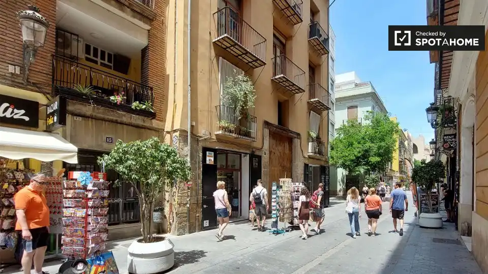 Piso con terraza en alquiler en Ciutat Vella, imagen 12