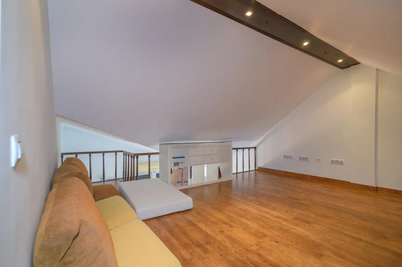 Casa o chalet de alquiler en Viladecans con Terraza, Piscina y Balcón