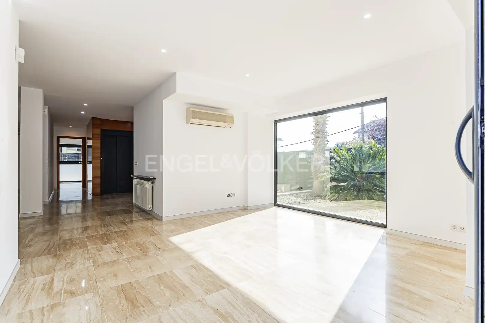 Living room of Houses for sale in Sant Cugat del Vallès  with Air Conditioner, Heating and Private garden