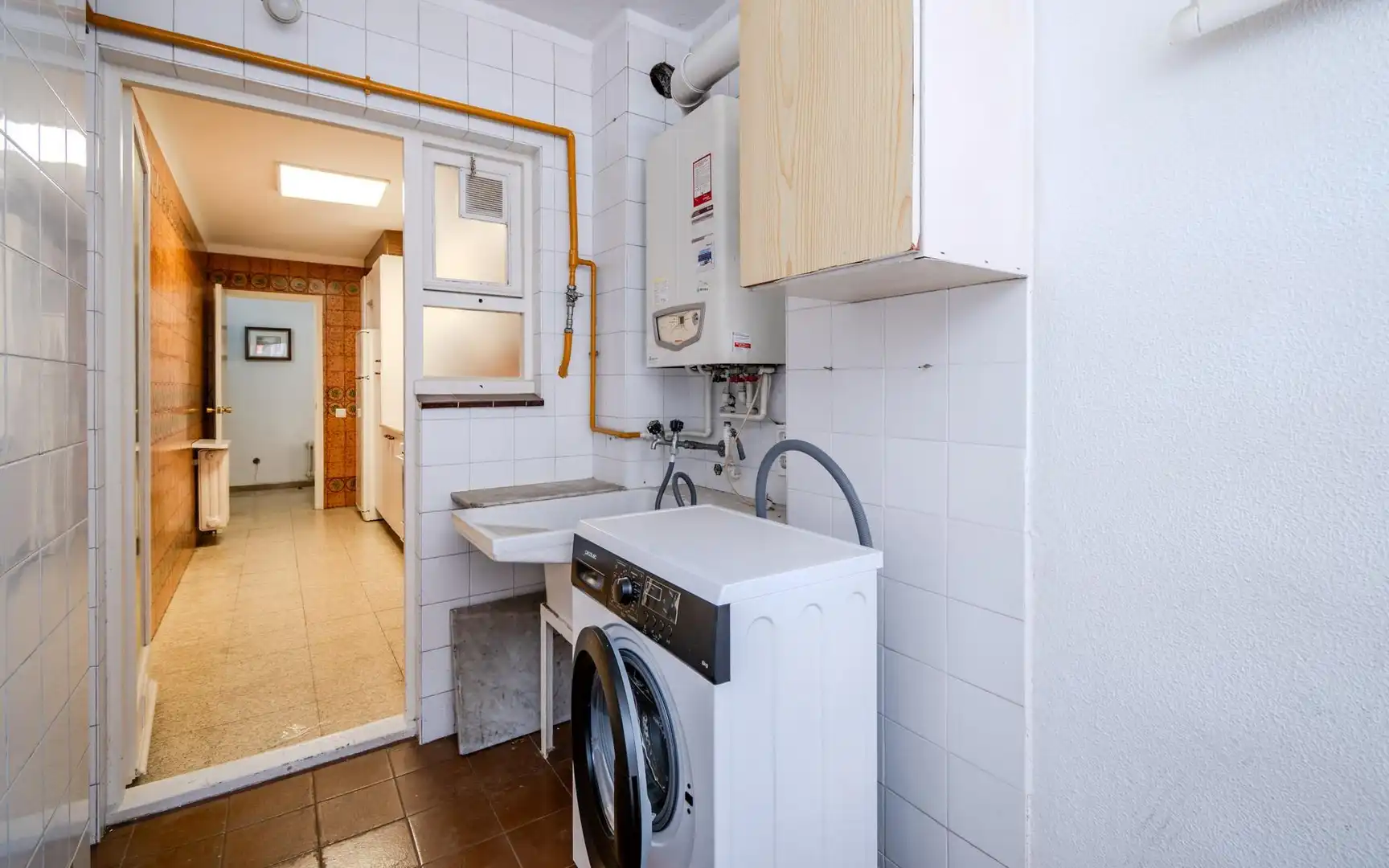 Bathroom of Flat for rent in Girona