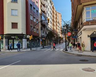 Vista exterior de Oficina de lloguer en Gijón  amb Calefacció