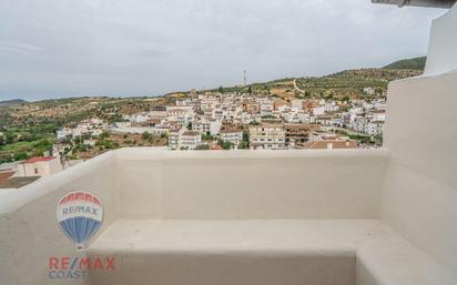 Vista exterior de Casa adosada en venda en Tolox amb Terrassa i Balcó