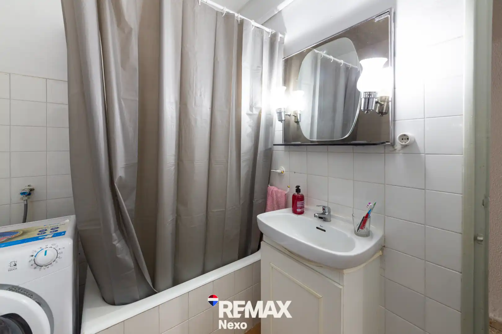 Bathroom of Flat for sale in Segovia  with Heating and Storage room
