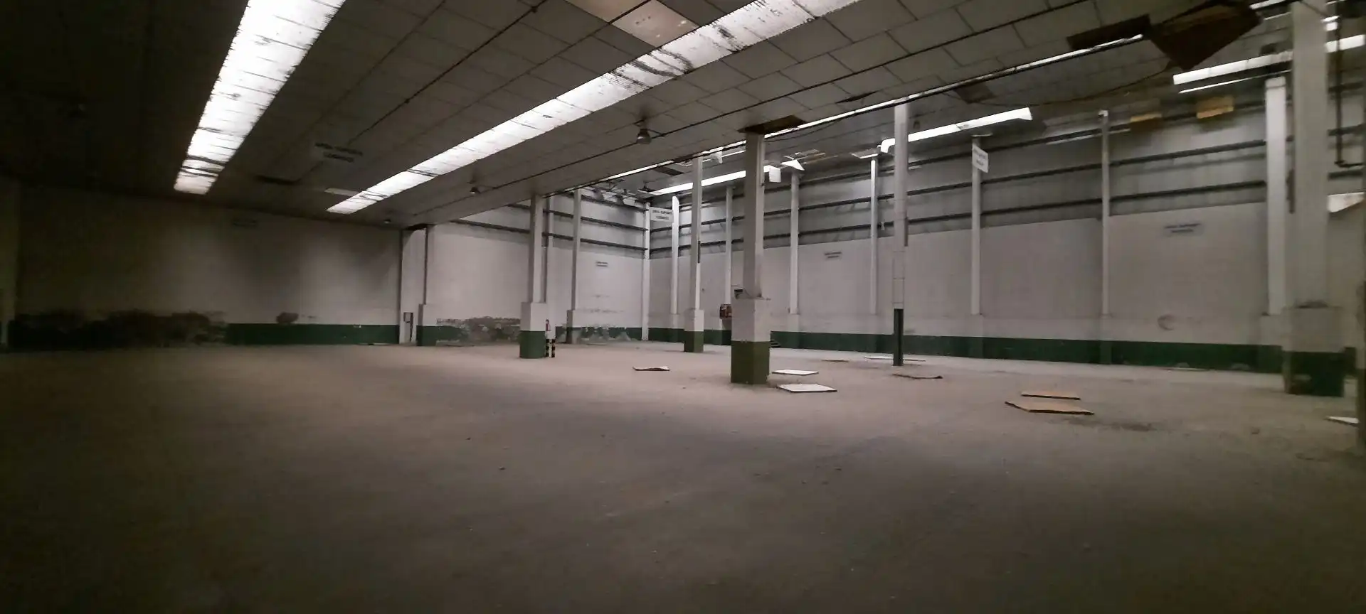 Nau industrial en venda en Montcada i Reixac