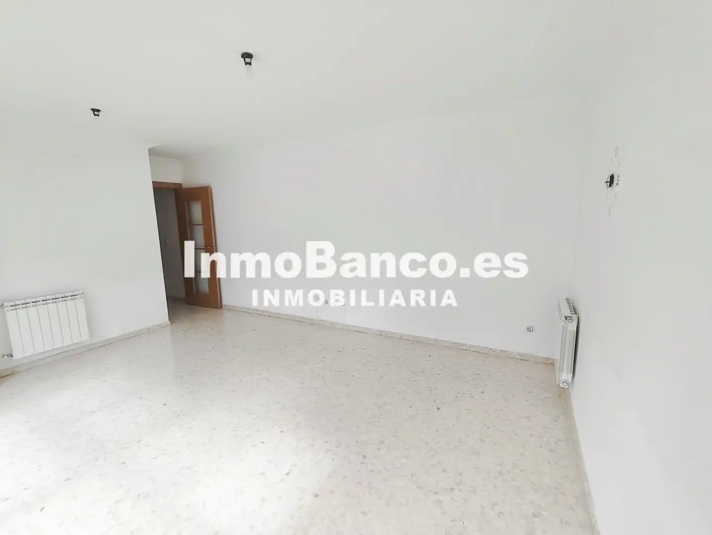 Piso con ascensor en venta en Carrer de Sant Valerià 27B, imagen 3
