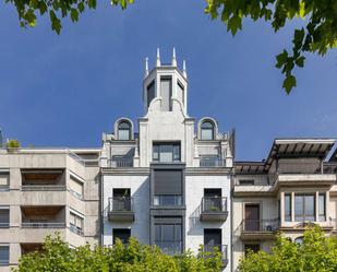 Vista exterior de Dúplex en venda en Donostia - San Sebastián  amb Terrassa i Balcó