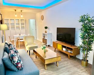 Living room of Flat for sale in  Madrid Capital  with Heating, Furnished and Oven