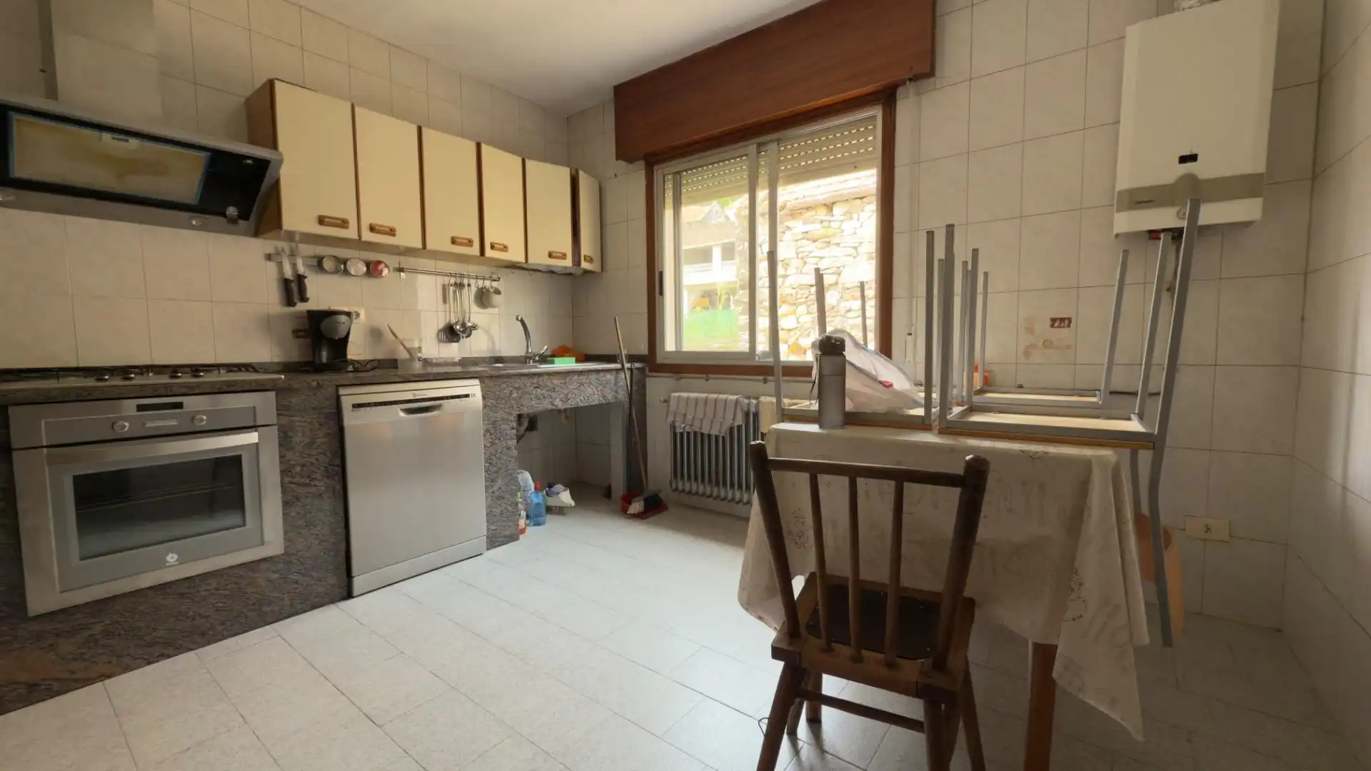 Cocina de Casa o chalet en venta en Avión con Calefacción, Jardín privado y Trastero