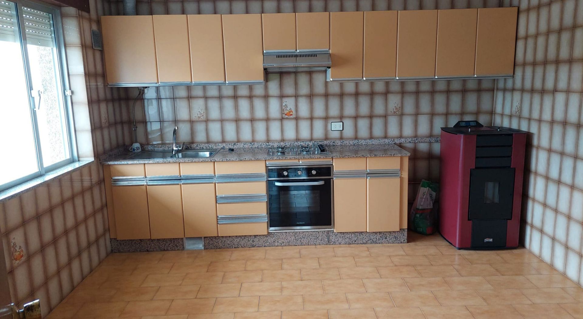 Cuina de Pis de lloguer en Santa Comba amb Calefacció, Moblat i Forn