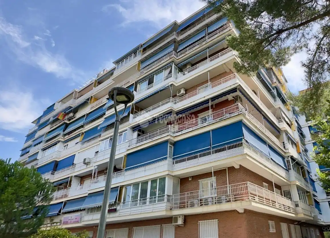 Vista exterior de Piso en venta en Móstoles con Aire acondicionado, Calefacción y Terraza