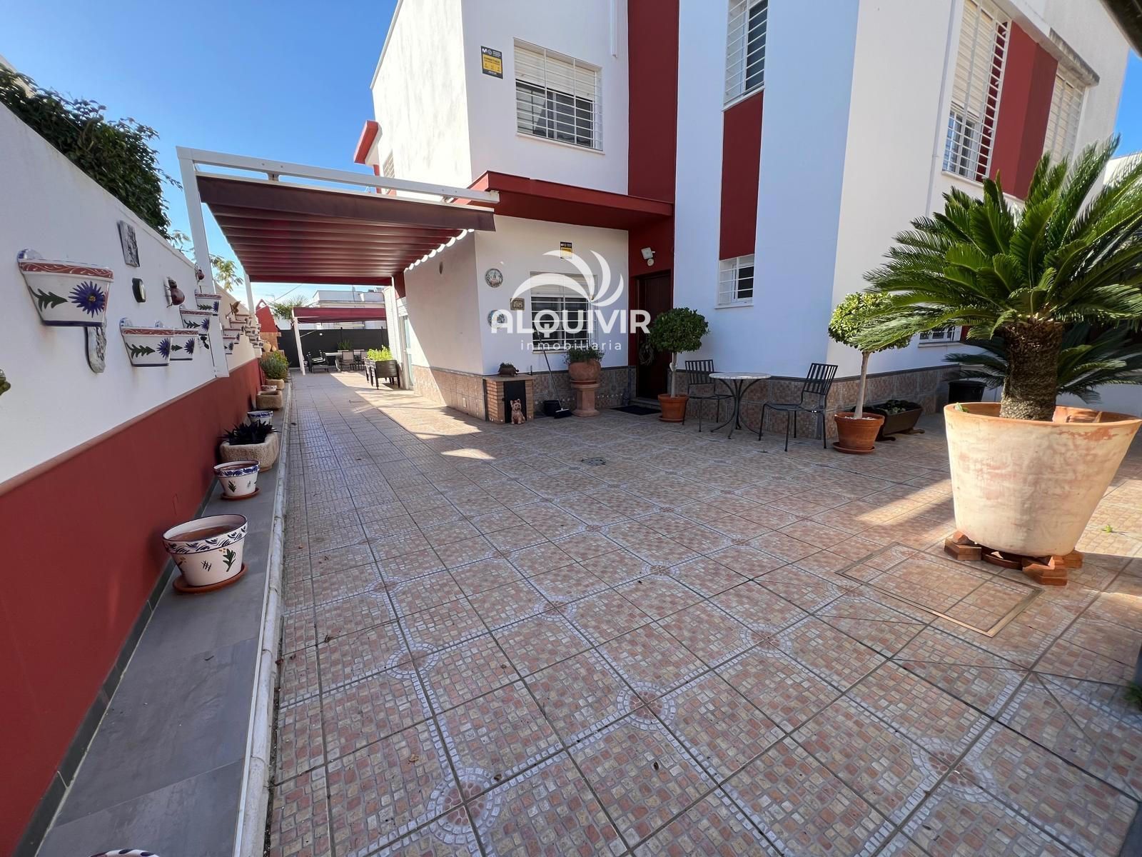 Vista exterior de Casa adosada en venda en Bollullos de la Mitación amb Aire condicionat, Terrassa i Traster