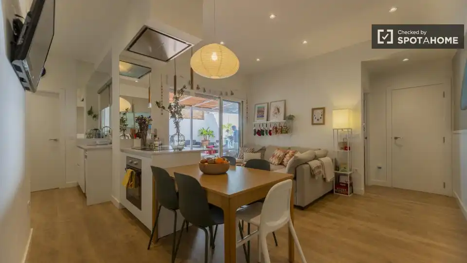 Dining room of Flat for rent in Valencia  with Air Conditioner, Heating and Furnished