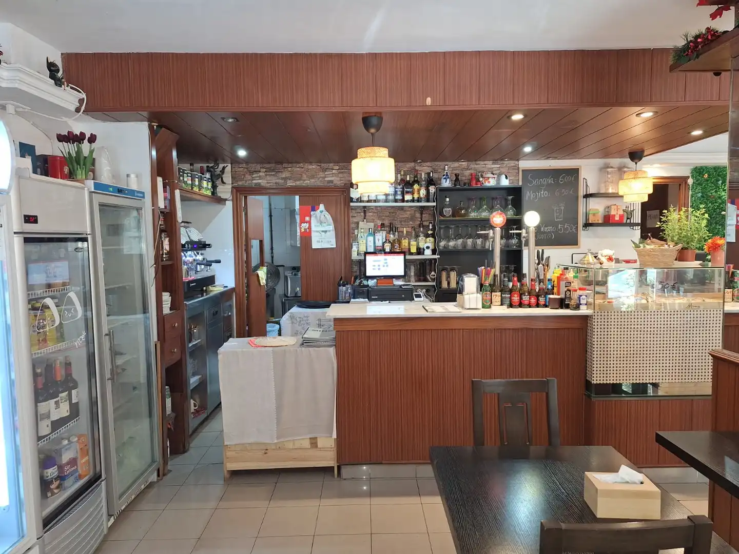 Business premises for transfer in Sants - Montjuïc, imagen 3