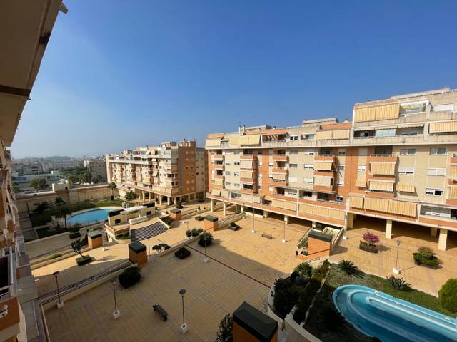 Apartamento en Alquiler en El Cónsul - Ciudad Universitaria - El Romeral