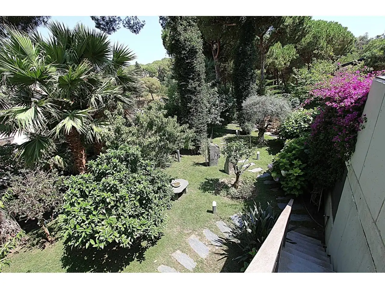 Garten von Wohnung zum Verkauf in Lloret de Mar mit Klimaanlage, Heizung und Privatgarten