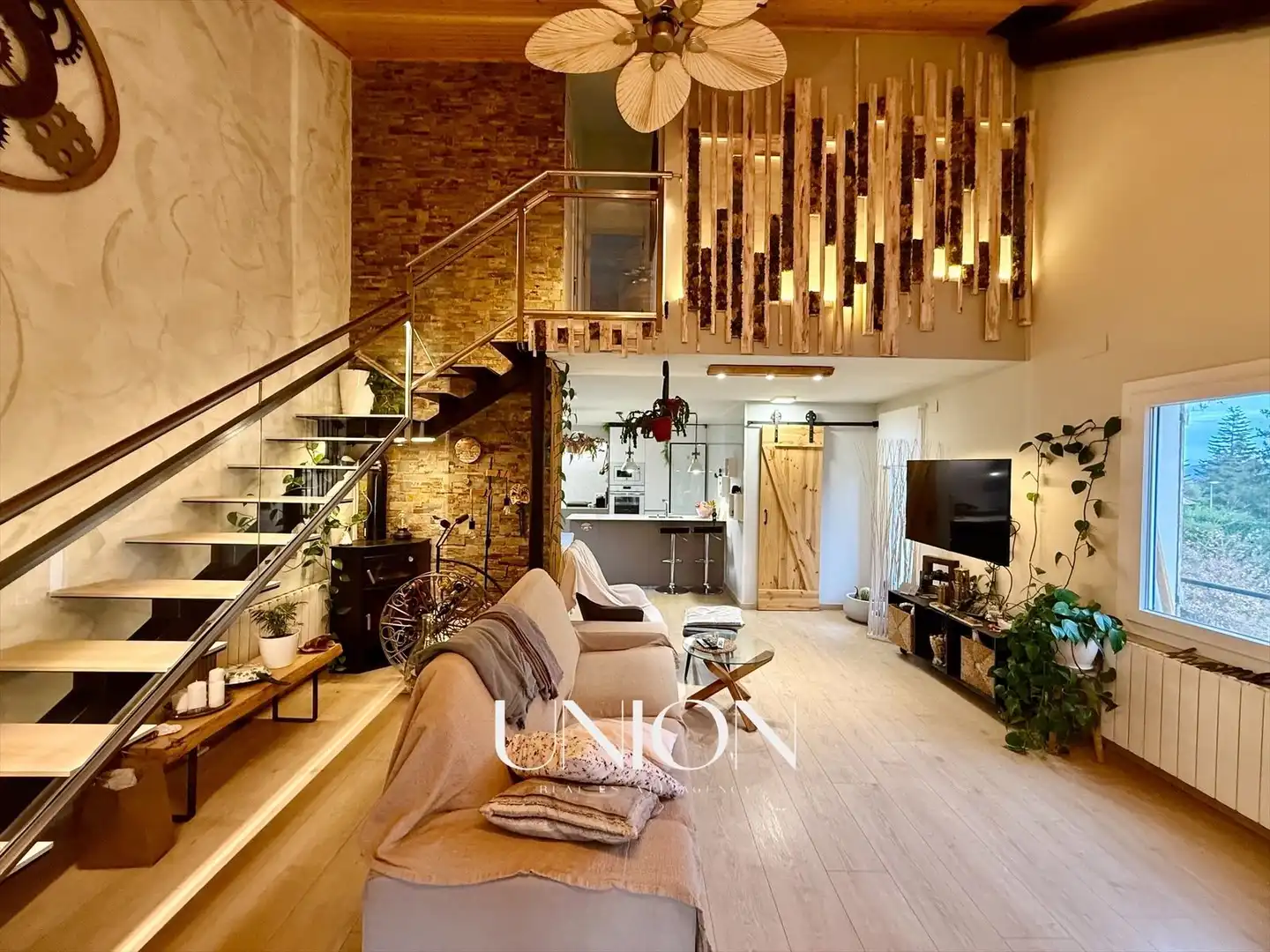Sala d'estar de Casa o xalet en venda en Camprodon amb Aire condicionat, Calefacció i Jardí privat