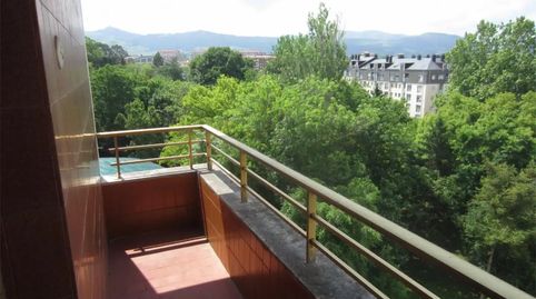 Foto 3 de Piso en venta en Plaza Leonor de la Vega, 2, El Parque - Zapatón, Torrelavega