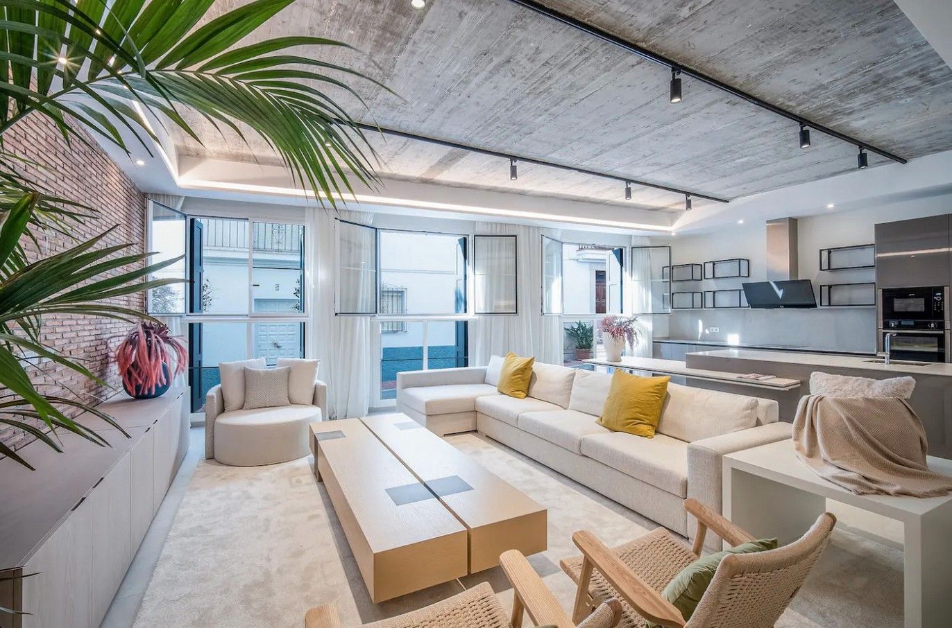 Sala d'estar de Apartament de lloguer en Marbella amb Aire condicionat, Calefacció i Parquet