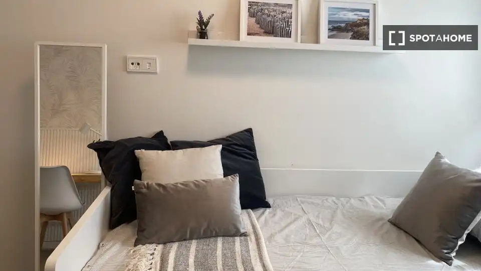Habitación en Paseo Marítimo Oeste - Pacífico