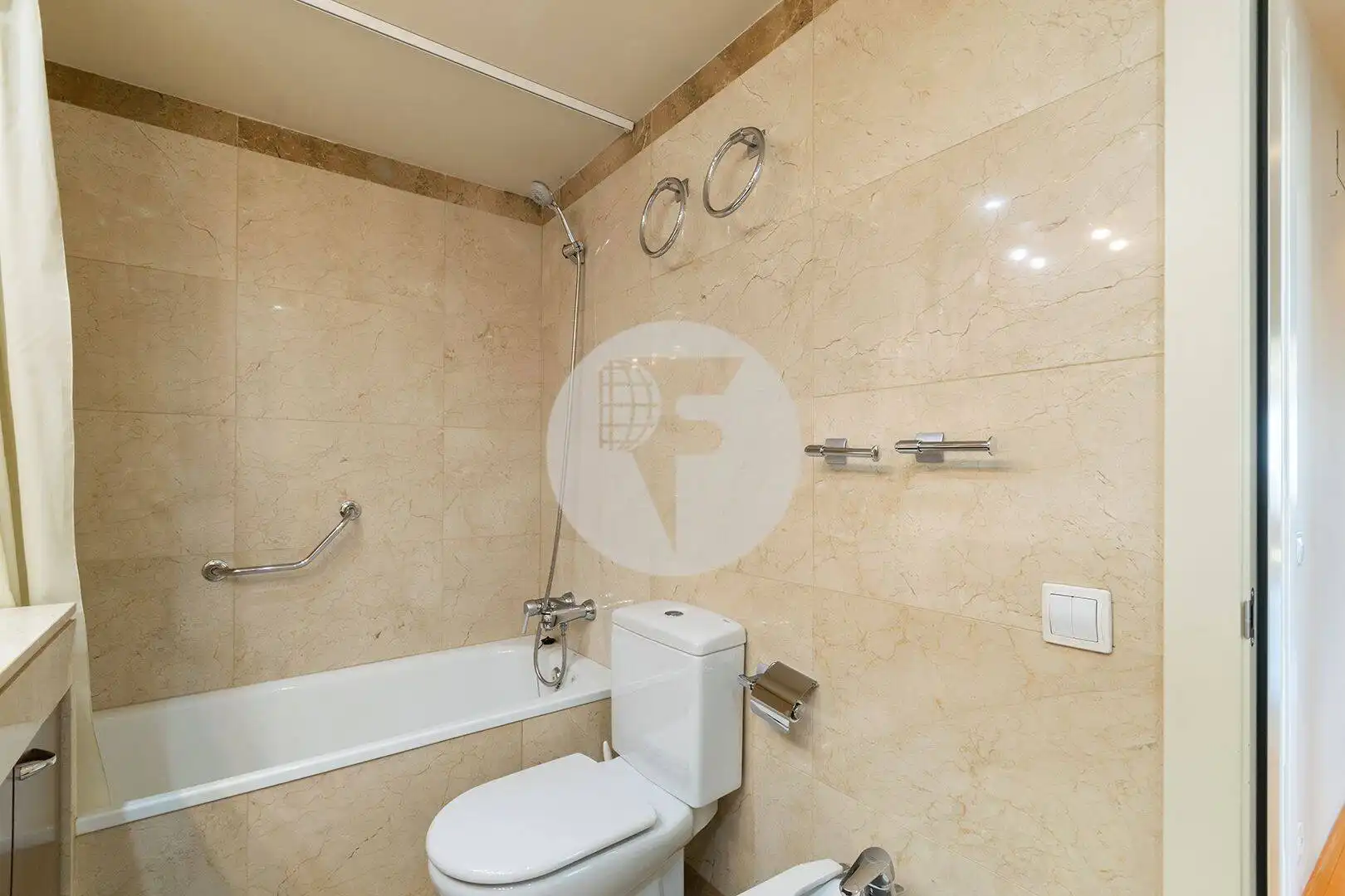 Baño de Dúplex en venta en Barcelona con Aire acondicionado, Calefacción y Terraza