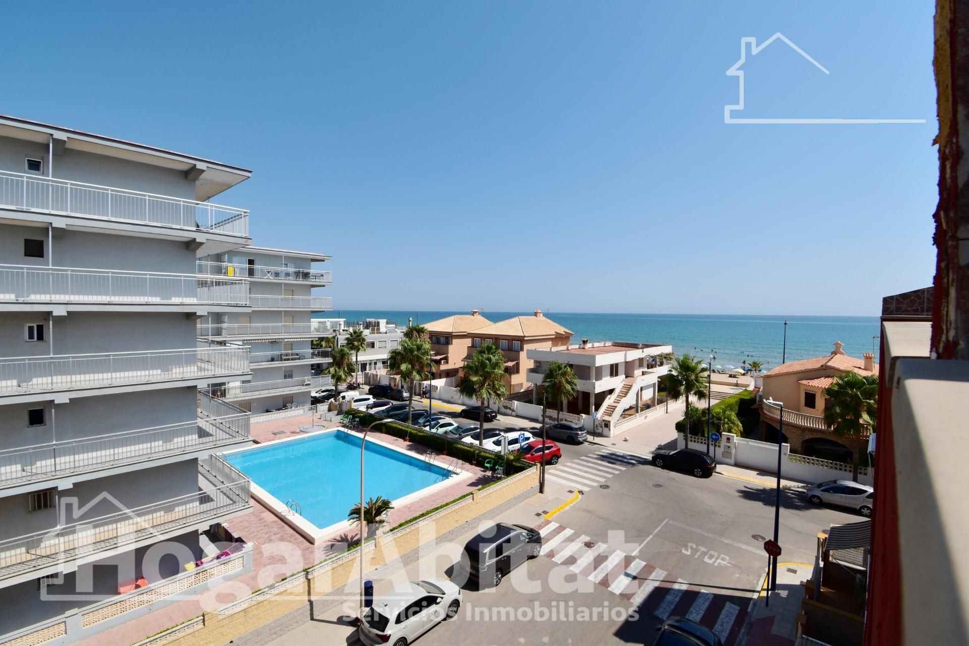 Vista exterior de Àtic en venda en Miramar amb Aire condicionat, Terrassa i Piscina comunitària