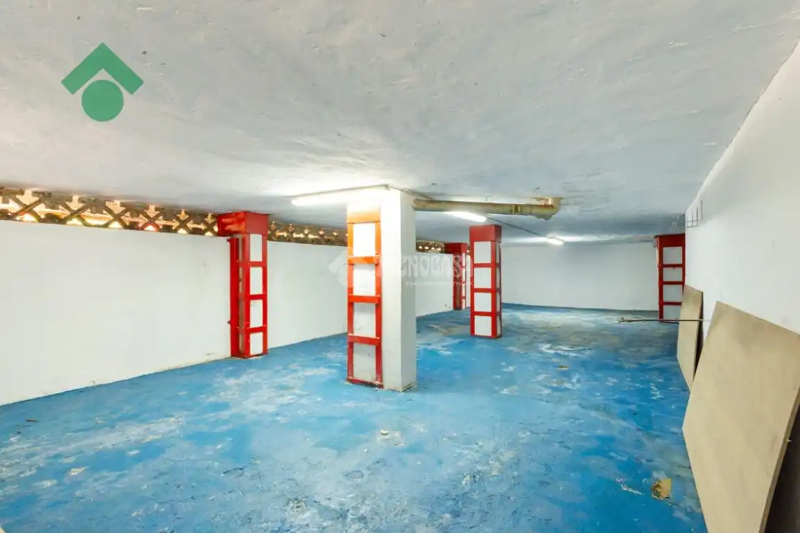 Garage zum Verkauf in Nerja